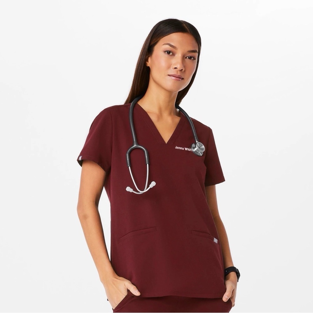 FIGS Casma Three-Pocket Scrub Top